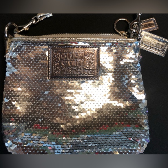 SOLD Gorgeous Coach Poppy Sequin Limited Edition Small Bag Purse with 2 Purse… - Picture 5 of 10